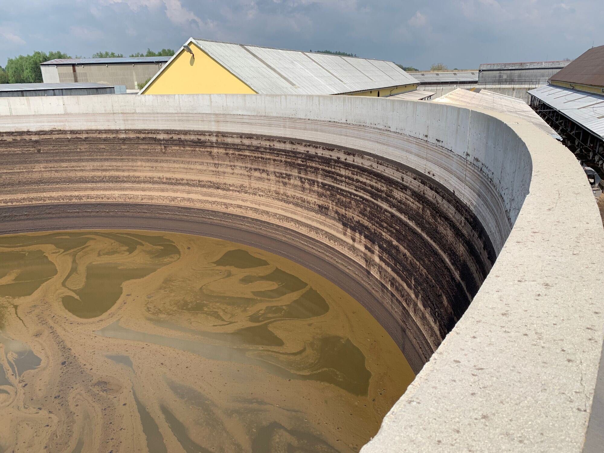 IMG-2196-compressor(1) tank storage