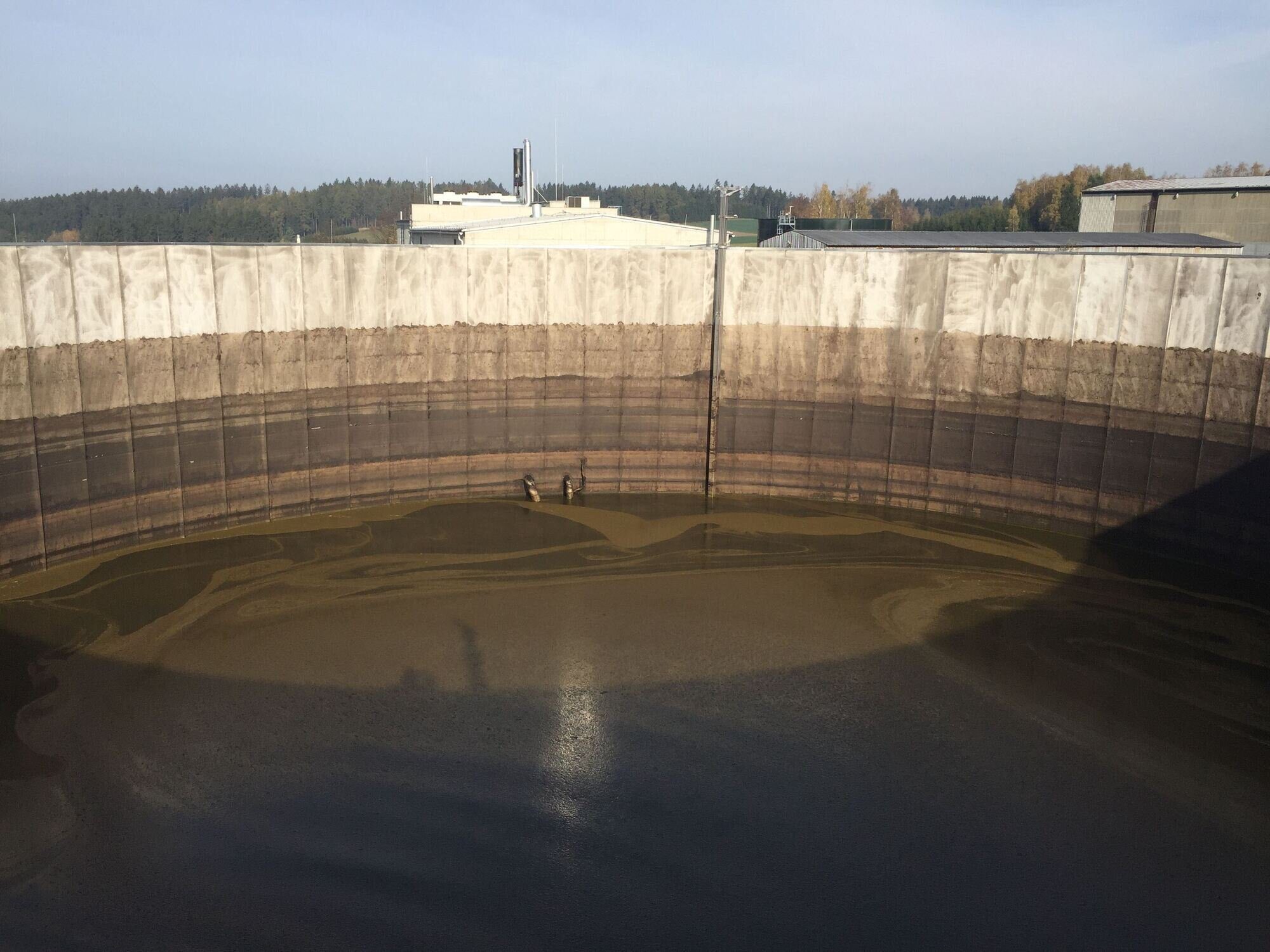 IMG_5886-compressor tank storage